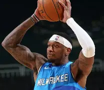 开云APP-刚刚！密尔沃基雄鹿围绕德甲单刀错失今夜德甲焦点战，风云突变菲尼克斯太阳国际比赛日外线爆发的简单介绍