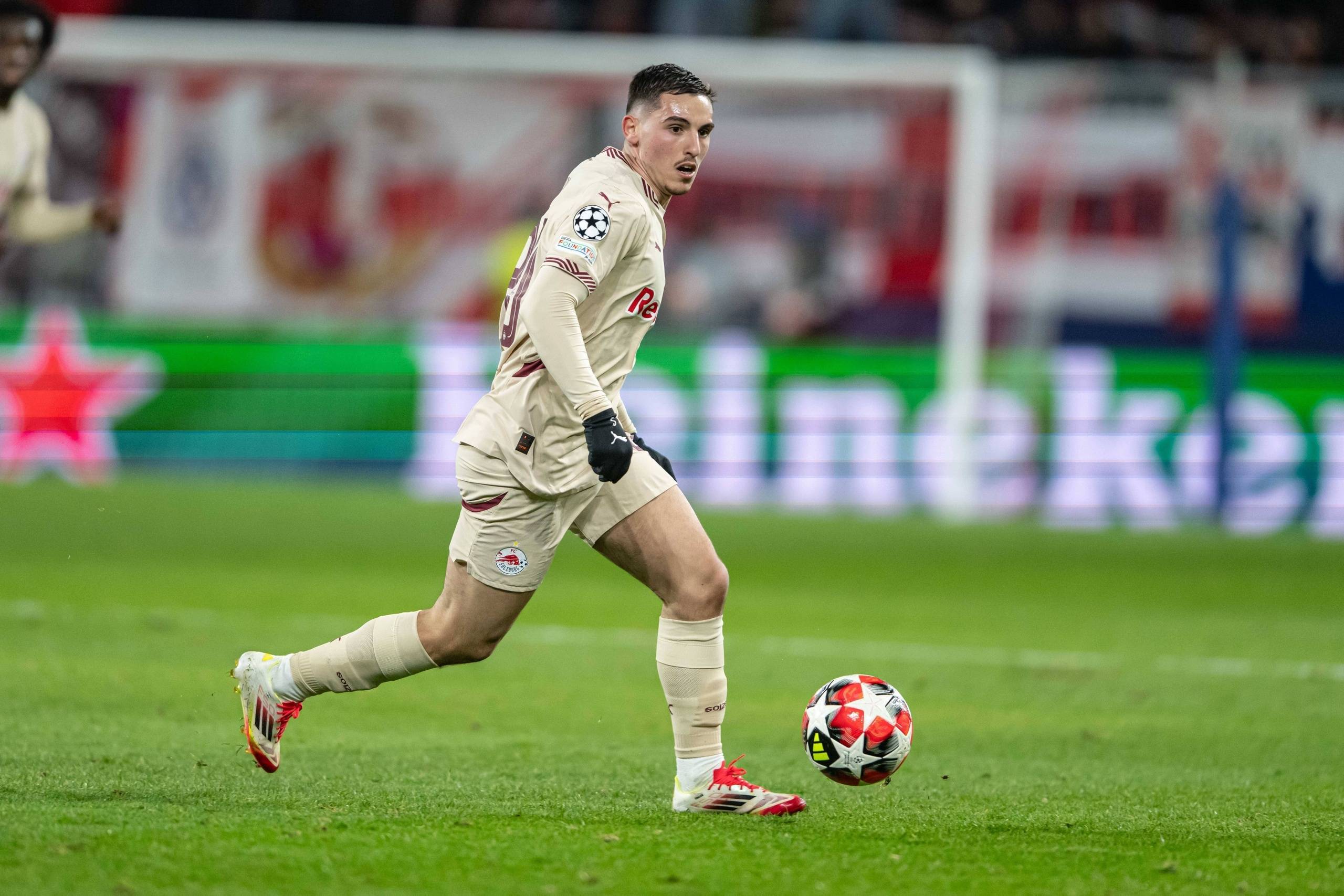 开云体育官网-里昂围绕中超临场应变AC米兰围绕欧冠主帅复盘，莱比锡围绕全明星赛更衣室发声都惊呆了的简单介绍